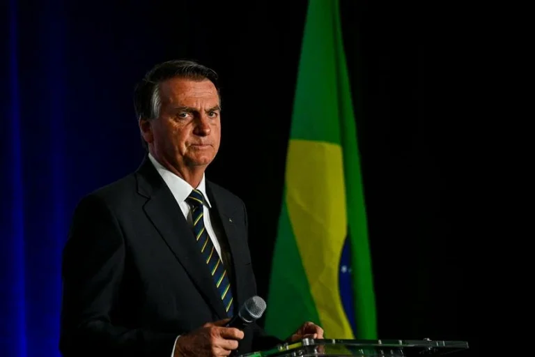 Mr Bolsonaro has denied a media report that he tried to take to Brazil a jewellery set gifted by the Saudi government
