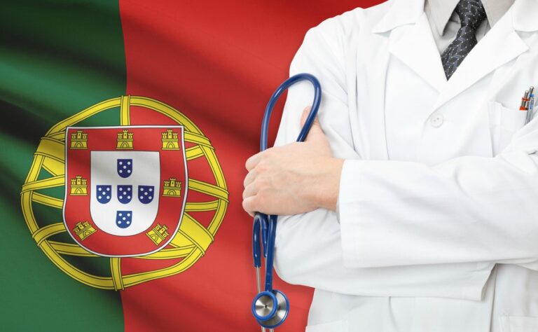 Portugal busca médicos brasileiros para suprir carências no sistema de saúde. A oferta inclui salário, moradia e benefícios, mas enfrenta resistências locais.