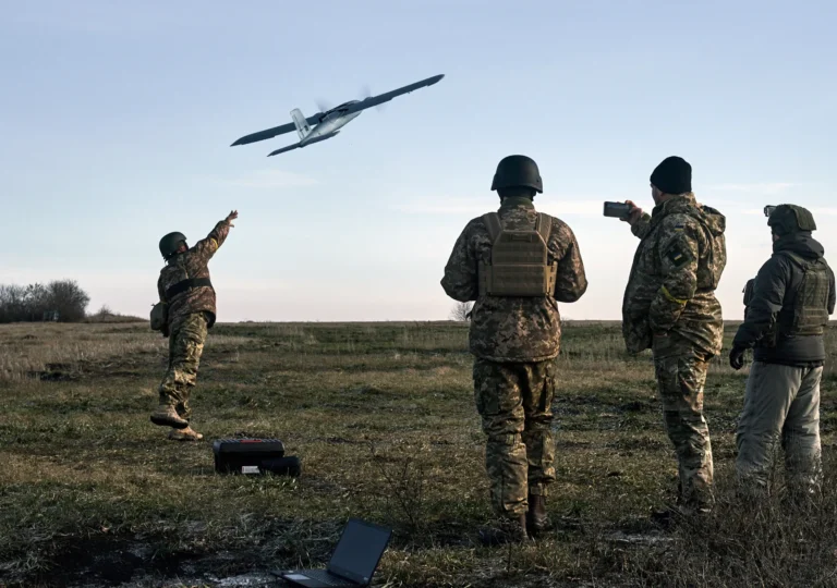 Ataques de drones ucranianos levam a guerra à Rússia