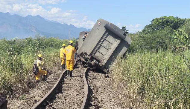 Calor extremo de 71°C dilata trilhos e faz trem descarrilar no RJ