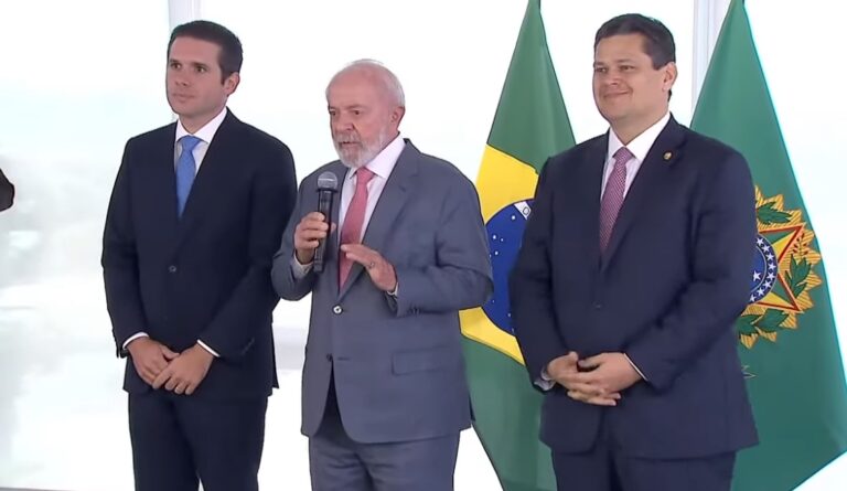 Presidente Lula discute reformas e articulação política com os líderes do Congresso